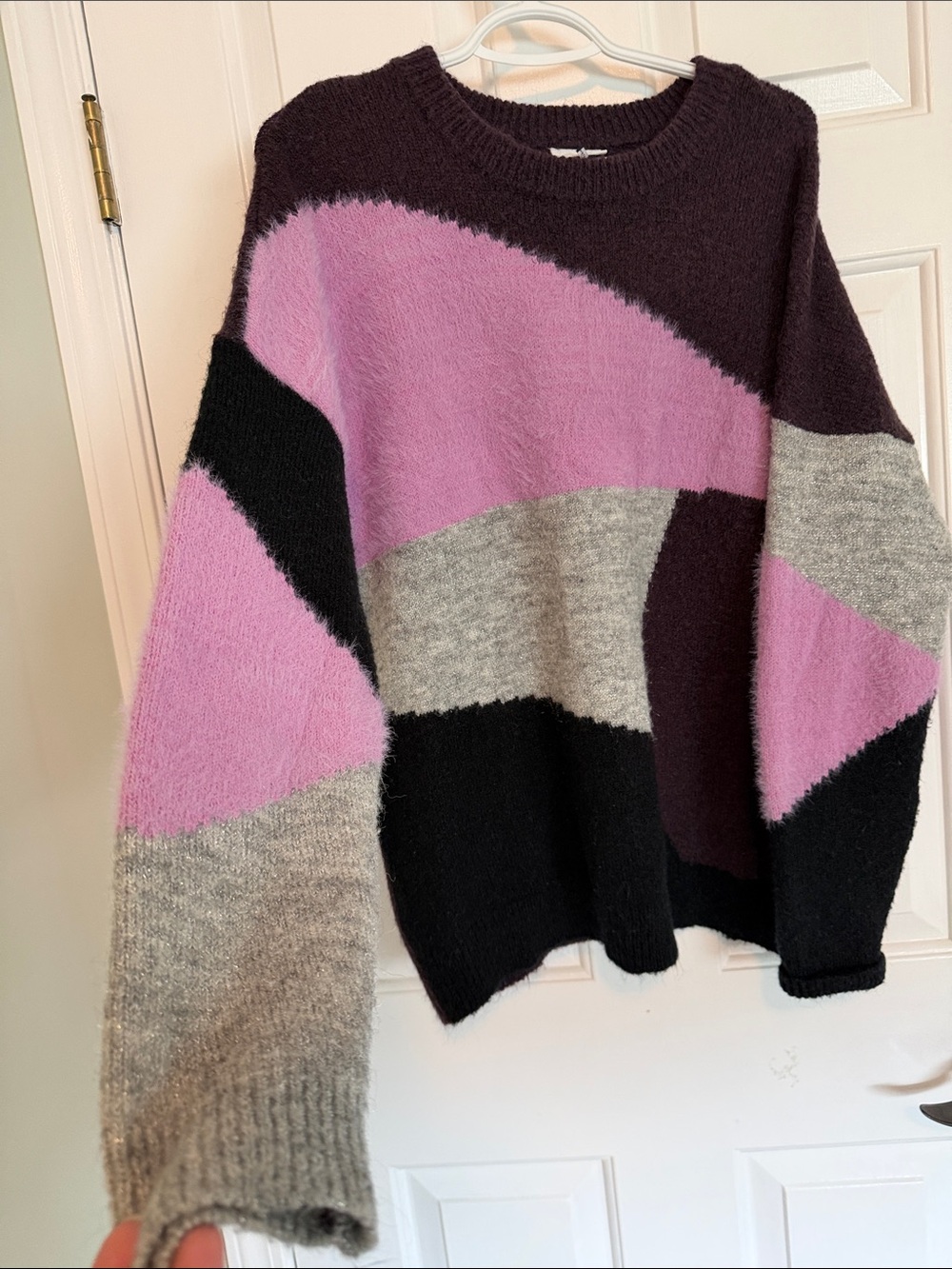 Noisy May Geometric Colorblock Crewneck in Pink, Gray, Black, Plum